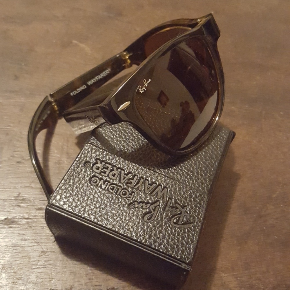 Ray Ban Wayfarer tortoise